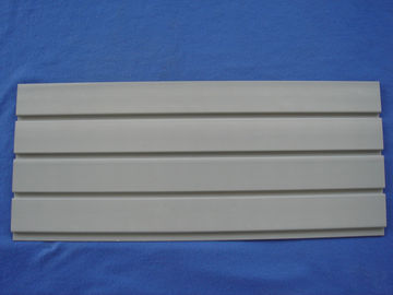 Grey PVC penyimpanan dinding panel 4 inch SlatWall kayu komposit plastik