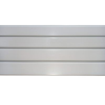 Panel Slatwall PVC Warna Putih Abu-abu Hitam Untuk Tampilan Dinding Garasi 4ft 8ft