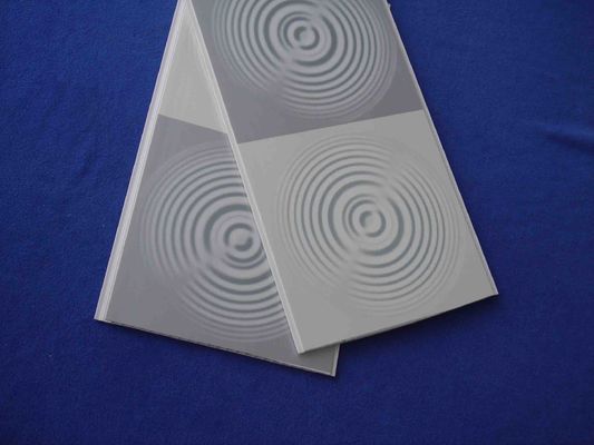 Harga yang bagus Strip Plafon UPVC Tahan Air Panel Plafon PVC Untuk Perumahan On line