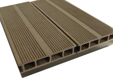 Harga yang bagus Walnut Color WPC Decking Komposit / Dek Jalan Setapak yang Dapat Didaur Ulang Untuk Taman on line
