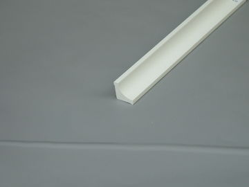 Di luar Pojok Potong Profil PVC