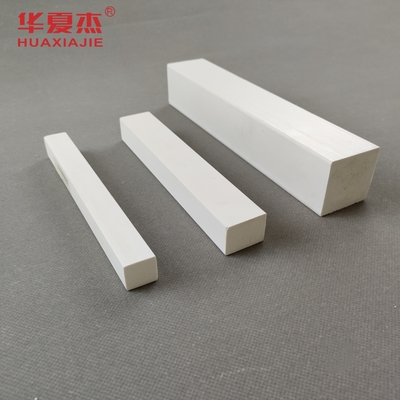 Kelembaban Proof PVC Papan Putih Vinyl PVC Molding Untuk Dekorasi Bangunan