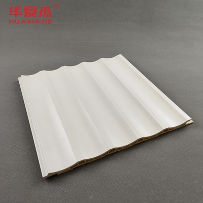 Putih Woodgrain Bentuk U Laminated WPC Board Dekorasi Rumah Dalam Ruang