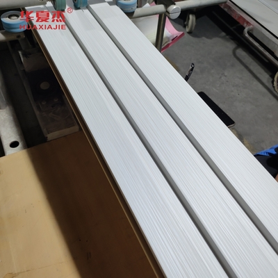 Desain Kesederhanaan Modern Wpc Fluted Wall Panel Laminated Wpc Wall Panel Untuk Dekorasi Luar dan Dalam Ruang