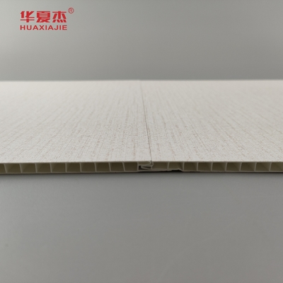 Pabrik penjualan panel dinding interior pvc stamping panas biji kayu pvc langit-langit bahan bangunan tahan kelembaban