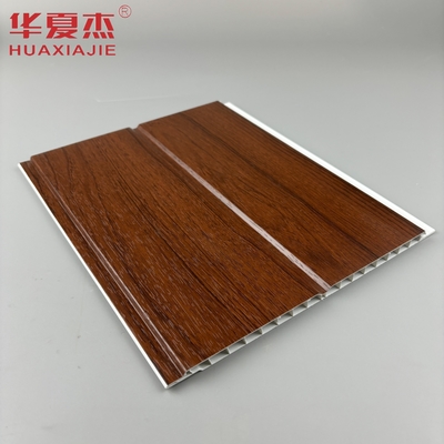Panel dinding pvc berbentuk U kayu merah tahan kelembaban panel langit-langit pvc untuk dekorasi ruang tamu rumah