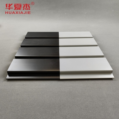 Resistensi dampak yang sangat baik PVC Slatwall Solusi penyimpanan yang tahan lama dan bergaya