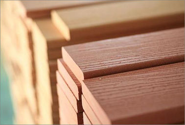 Harga yang bagus Decking Komposit WPC Tahan Cuaca Untuk Decking Arsitektur on line