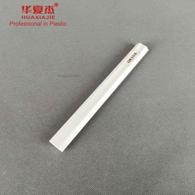 Harga yang bagus Vinyl White Hard Pvc Crown Moulding Untuk Dekorasi on line