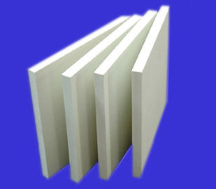 Harga yang bagus Papan Inti PVC Busa Yang Kuat Lembab Papan PVC Lembaran Putih Ramah Lingkungan on line
