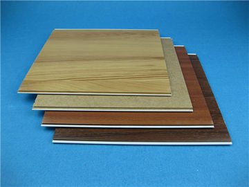 Harga yang bagus Laminasi Pola DIY Panel Dinding PVC Alami Untuk Dekorasi Rumah Interior on line