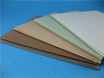 Harga yang bagus Panel Plafon PVC / Plastik Sistem Laminating Plafon PVC Untuk Dekoratif on line