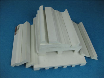 Harga yang bagus Playground PVC Ekstrusi Profil / Grain Profil Plastik Extruded on line