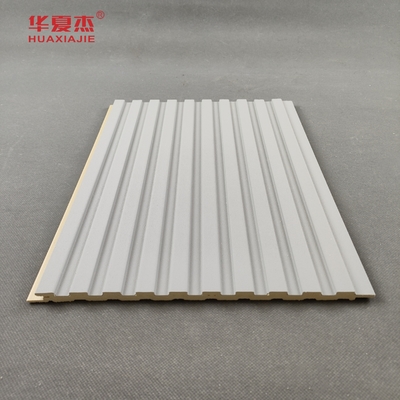 Harga yang bagus Waterproof WPC Fluted Wall Panel Dalam Warna Abu-abu Permukaan Datar Panjang Disesuaikan Untuk Dekorasi Dalam Ruang on line