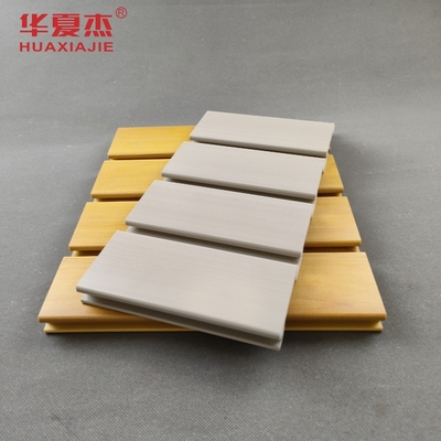 Harga yang bagus 300mm X 17mm PVC Slatwall Panel PVC Garasi dinding Dekorasi dalam ruangan on line