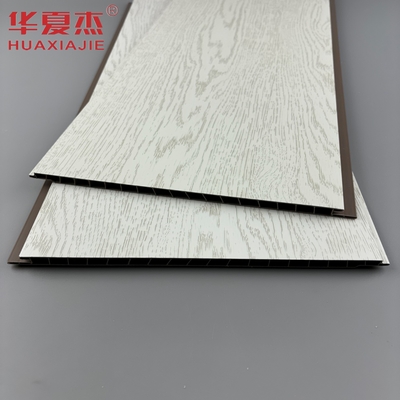 Harga yang bagus panel dinding pvc butiran kayu putih panel pvc tahan air dekorasi bangunan on line