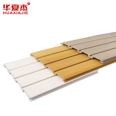 Harga yang bagus Panel Slatwall PVC 4 Kaki X 8 Kaki Ringan 1.7Kg Panel Dapat Disesuaikan Serbuk Kayu Abu-abu Putih Abu-abu Tua untuk Penyimpanan Terpasang di Dinding on line