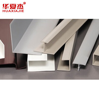 Harga yang bagus Panel Dinding Slatwall PVC Antiseptik Tahan Air dengan Ketahanan Api Sangat Baik untuk Dinding Garasi On line