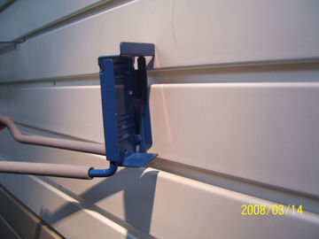 Harga yang bagus Keranjang logam dekoratif Wpc plastik garasi Slatwall Panel toko Display on line