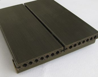 Harga yang bagus Taman komposit WPC Decking ubin berongga UV - tahan lantai Deck on line